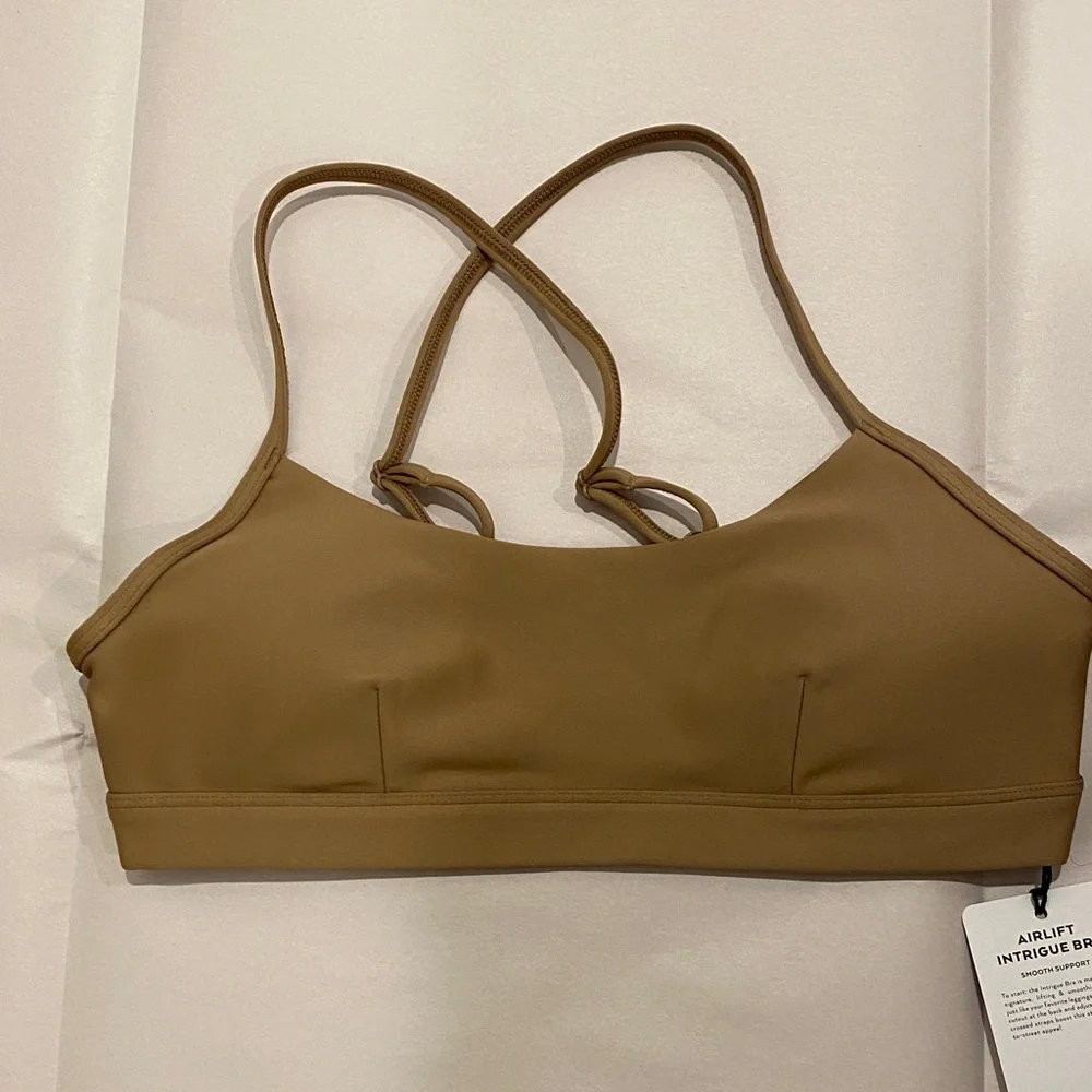 ALO Yoga airlift intrigue bra  Size small   Color toasted almond